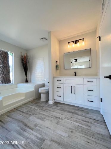 2942 Altadena Ave, Phoenix AZ 85029-3211 exterior