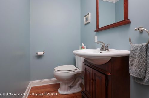 26 Orch Pl, Little Silver NJ 07739-1428 exterior