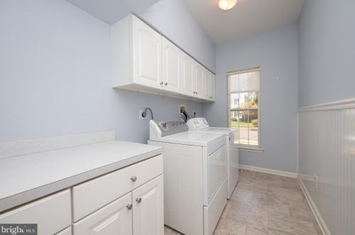 36 Hackemore St, Burlington NJ 08016-3056 exterior