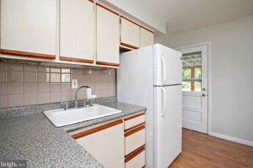 121 Hannold Blvd, West Deptford NJ 08096-1815 exterior