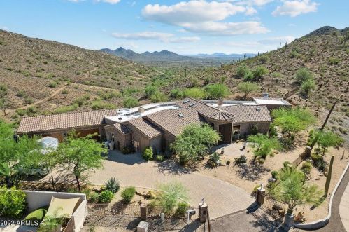 33807 4 Dr, Phoenix AZ 85045-0464 exterior