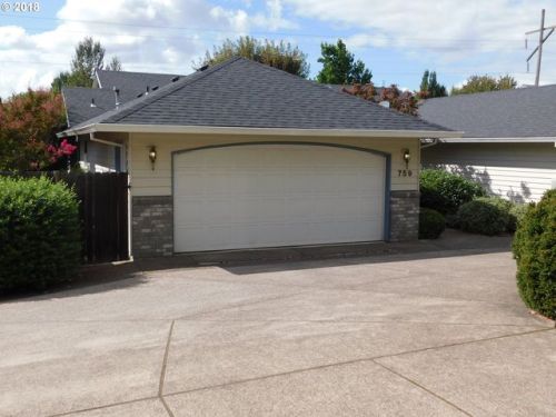 759 Mdw Dr, Mcminnville OR  97128-9624 exterior