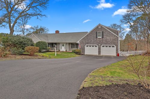 595 Riverview Dr, Chatham MA  02633-1117 exterior