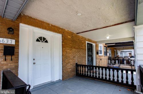 6637 20th St, Philadelphia, PA 19138-3116