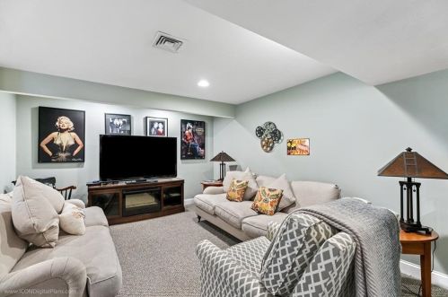 21 Winterberry Way, Norfolk MA 02056-1834 exterior