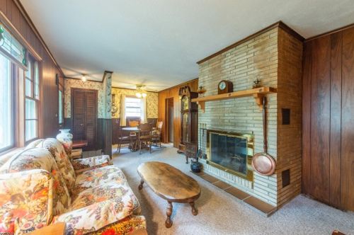 54 Oakwood Dr, Skyline Lakes NJ  07456-2023 exterior