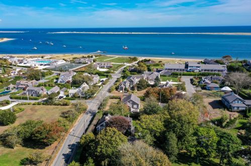 156 Chatham Bars Ave, Chatham MA 02633-2343 exterior