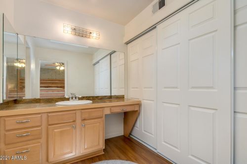 8039 6 Pl, Phoenix AZ 85024-1000 exterior