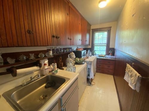 175 Perry Ave, Worcester MA 01610-2049 exterior