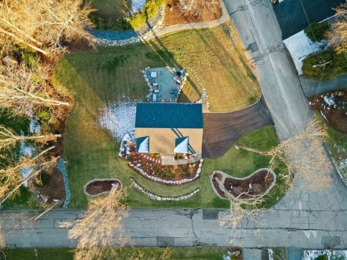 106 Gregory Dr, Seekonk MA  02771-4308 exterior