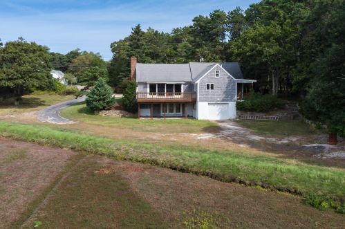 155 Great Nck Rd, Wareham MA 02571-2426 exterior