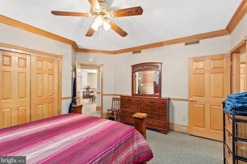 48 Newton Ave, West Deptford NJ 08096-4610 exterior