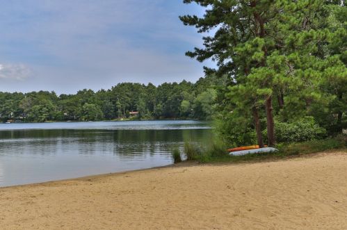 37 Howard Dr, Plymouth MA 02360-4272 exterior