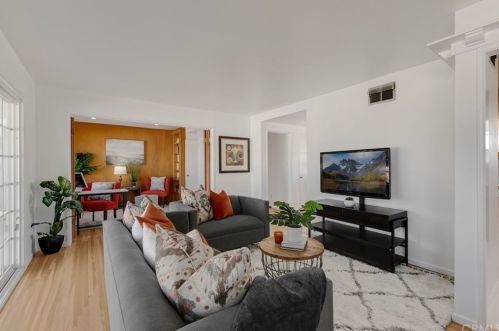 1431 Chalet Ave, Anaheim CA  92802-2146 exterior