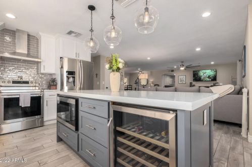 11605 37 Pl, Phoenix AZ 85050-2699 exterior