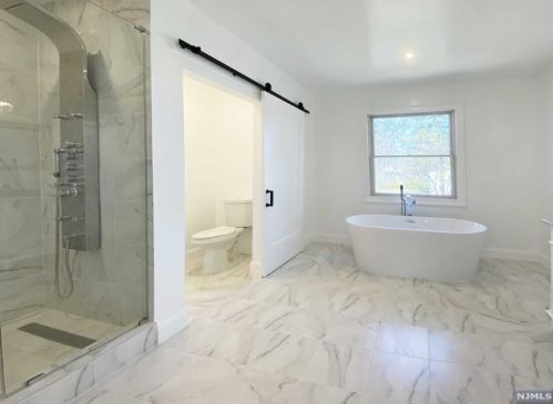 73 Merritt Ave, Cresskill NJ  07626-2419 exterior