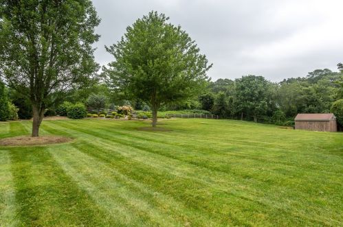 550 Hart St, Dighton MA  02715-1407 exterior