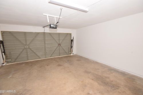 3319 63rd Dr, Phoenix, AZ 85033-5204