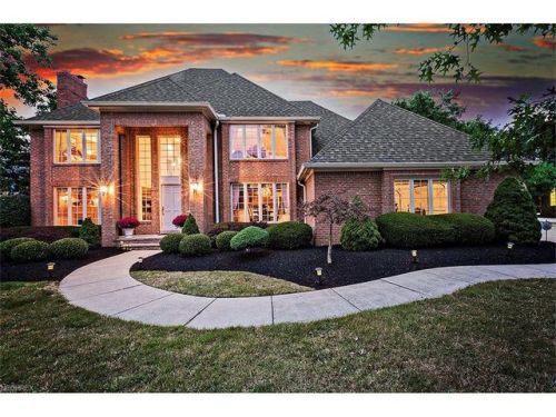 23518 Quail Holw, Cleveland OH  44145-4365 exterior