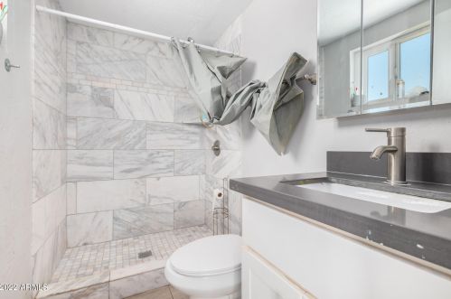 6340 Berkeley Rd, Phoenix AZ 85035-4620 exterior