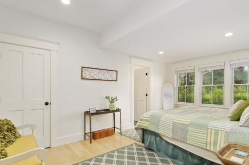 125 Seaview St, Chatham MA 02633-2330 exterior