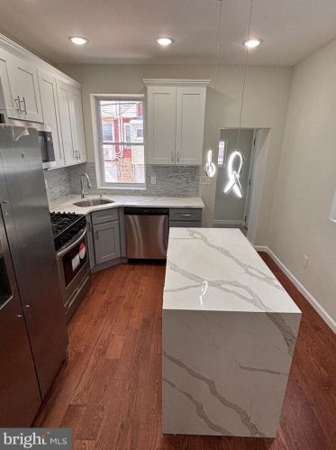 5810 Camac St, Philadelphia PA 19141-4123 exterior