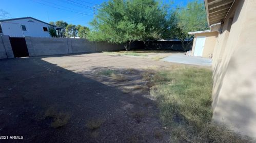 2245 Cholla St, Phoenix AZ 85029-3817 exterior