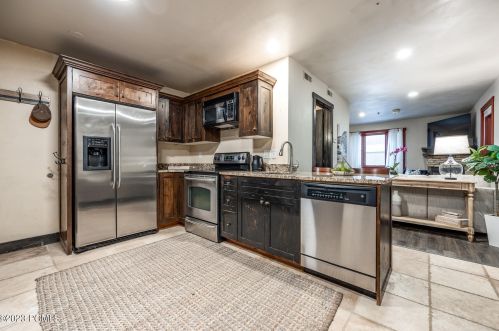 2260 Park Ave, Park City, UT 84060-7377