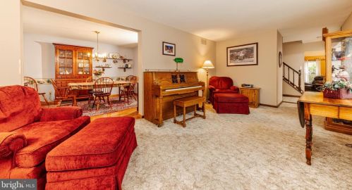 34 Pelham Dr, West Deptford NJ 08051-1736 exterior