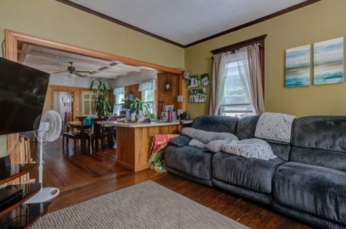 444 Brock Ave, New Bedford MA 02744-1437 exterior