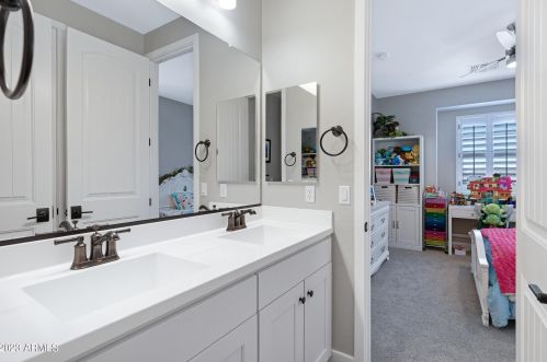 840 Ashurst Dr, Phoenix AZ  85048-2028 exterior