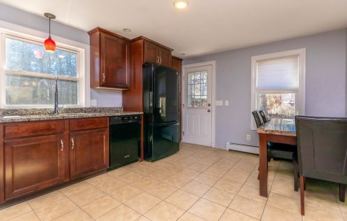 3 Dinahs Way, Wareham MA 02571-1463 exterior