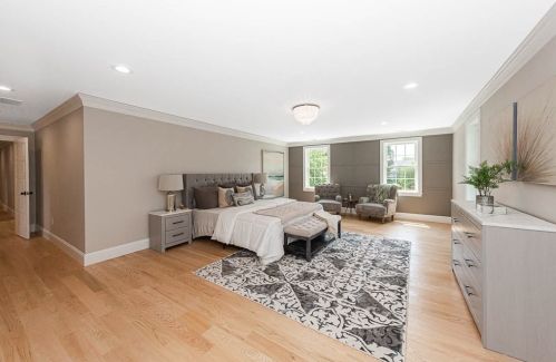 53 Lantern Ln, Arlington MA 02474-1806 exterior