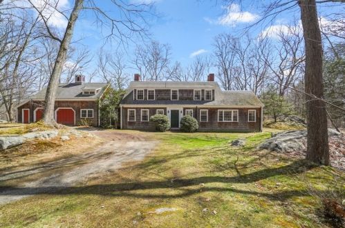 414 Westfield St, Dedham MA 02026-5626 exterior