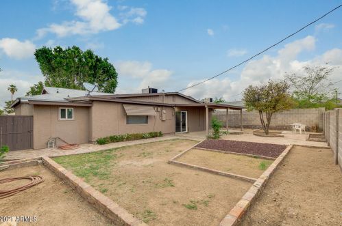 1123 El Camino Dr, Phoenix AZ 85051-4628 exterior