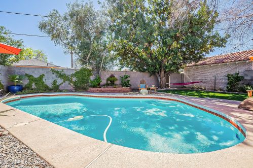 839 Edgemont Ave, Phoenix AZ 85035-1735 exterior