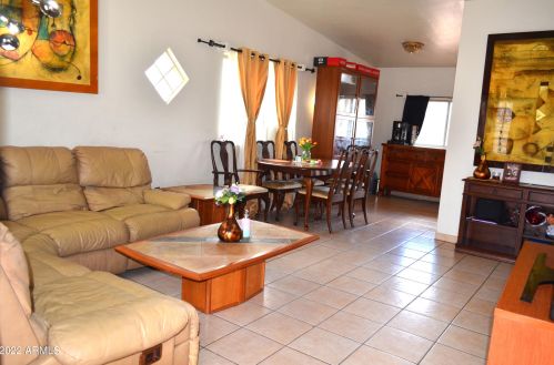 225 Bowker St, Phoenix, AZ 85041-4023