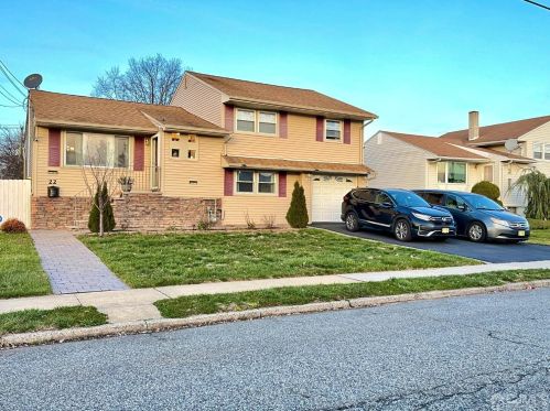 22 Bernath St, Carteret, NJ 07008-1618