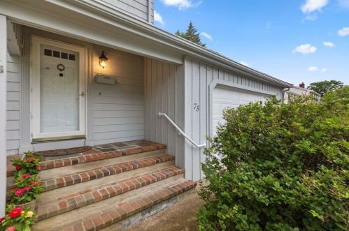 75 Charles Diersch St, Weymouth, MA 02189-2607