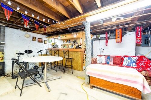 53 Cedar St, Taunton MA 02780-3131 exterior