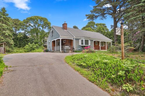 45 Mdw Vw Rd, Chatham MA 02633-2618 exterior