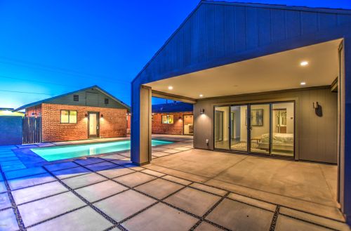 1201 Edgemont Ave, Phoenix AZ 85035-1809 exterior