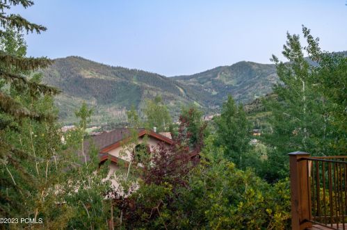 2068 Mahre Dr, Park City UT 84098-8508 exterior