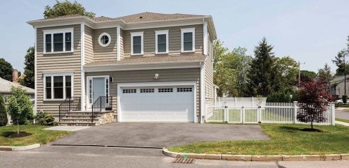 25 Cavanaugh Path, Newton, MA 02459-3701