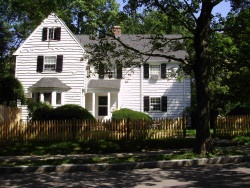 514 Parker St, Newton, MA 02459-2624