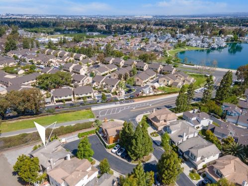 2 Bayfield, Irvine CA  92614-7907 exterior