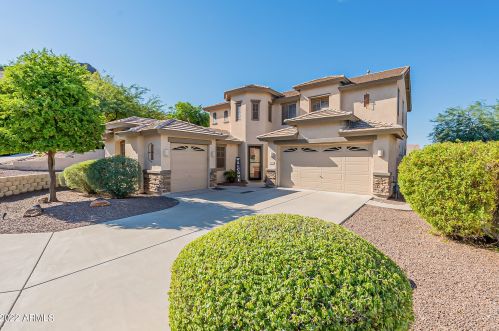 26814 62nd Dr, Phoenix, AZ 85083-6576