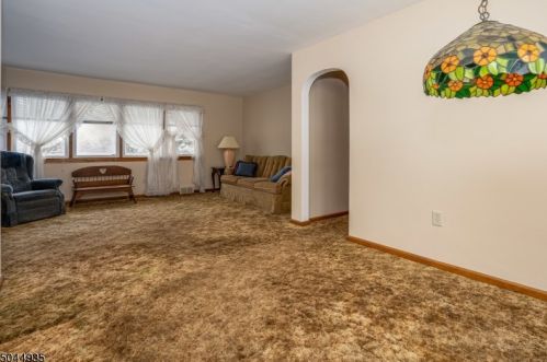 1 Elmhurst Rd, Milford NJ 08848-1506 exterior