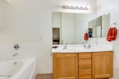 2810 Atlanta Ave, Phoenix AZ  85040-2710 exterior