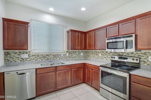 2694 73 Dr, Phoenix AZ 85043-2044 exterior